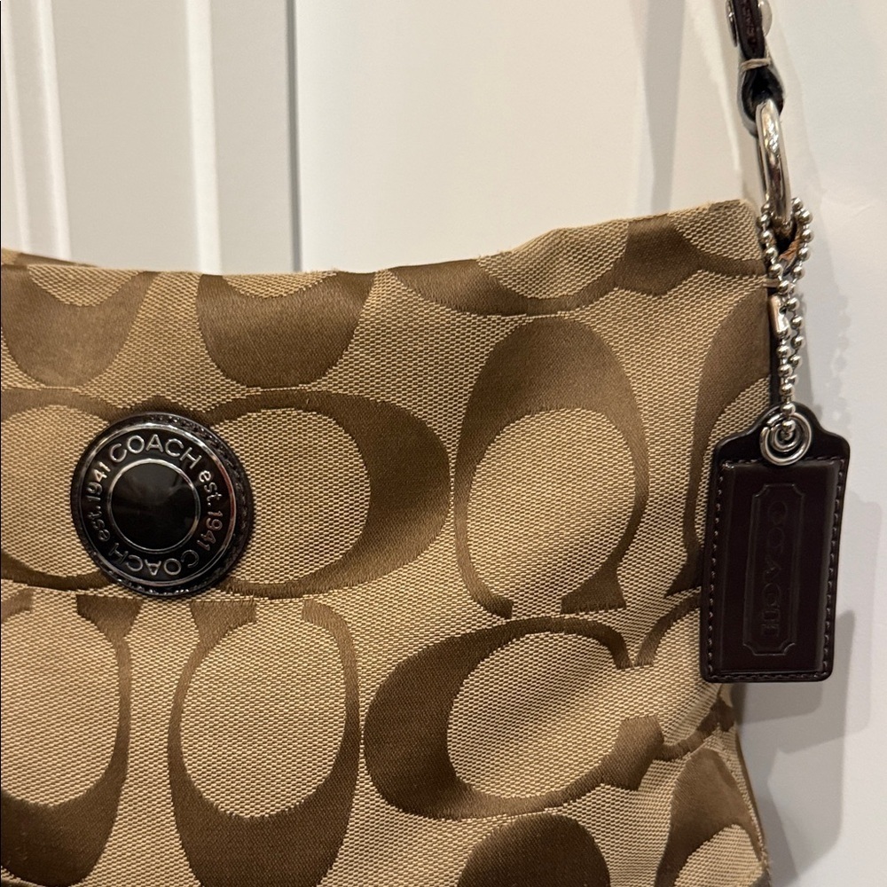 Coach Tan and Brown Signature Shoulder Bag gallery tote purse handbag designer - Picture 3 of 12